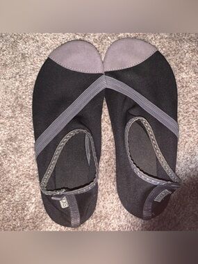 Women’s Black and Gray Slip-On Stretch Sandals with Elastic Cross Straps
